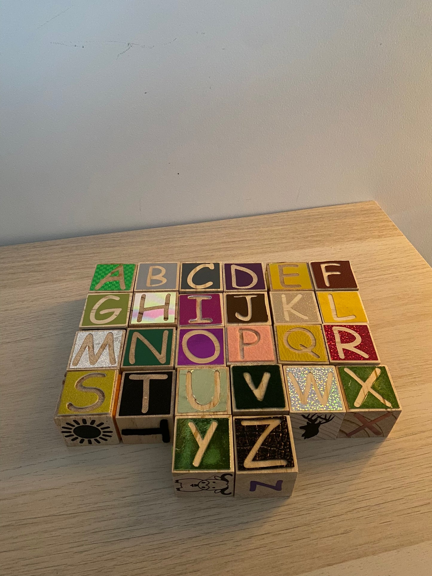 Alphabet en bois personnalisé – Éducation sensorielle