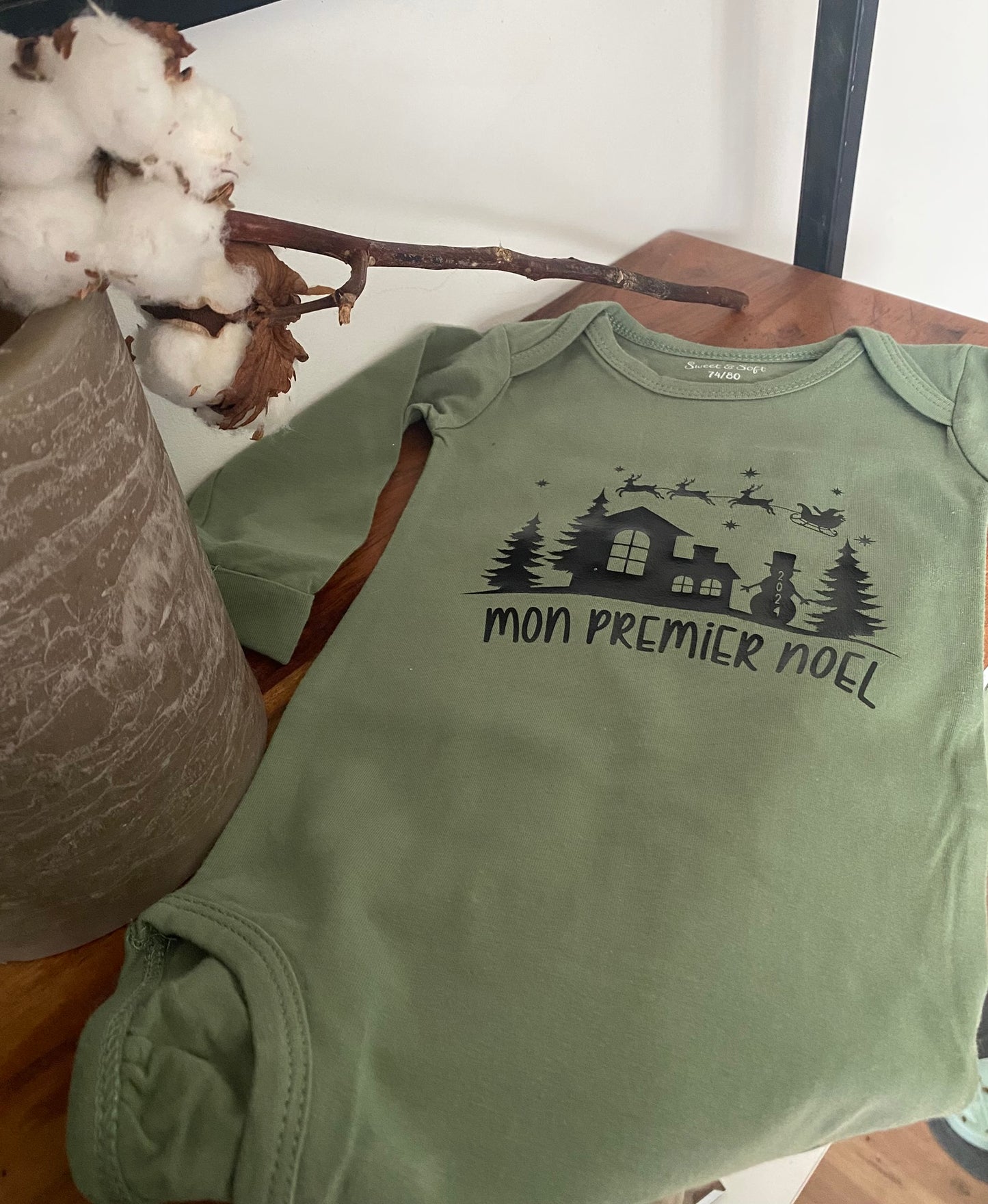 Body bébé personnalisé “Mon 1er Noël - Village de Noël"