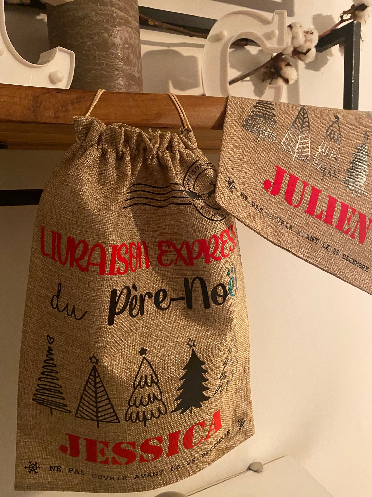 Petite hotte du Père Noël en toile de jute personnalisable
