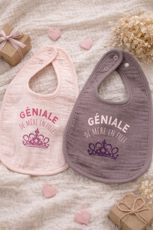 Bavoir bébé “Géniale de mère en fille” – Cadeau naissance original maman fille