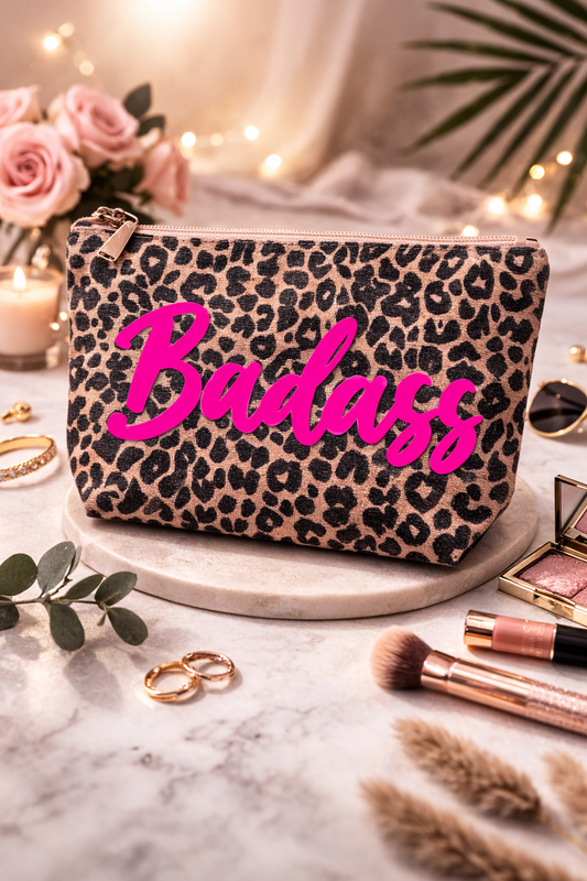 Pochette "Badass" Léopard – Trousse maquillage & accessoires