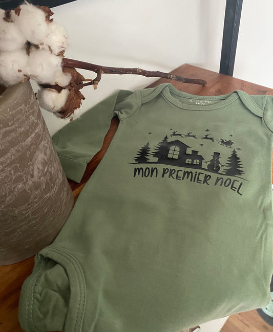 Body bébé personnalisé “Mon 1er Noël - Village de Noël"