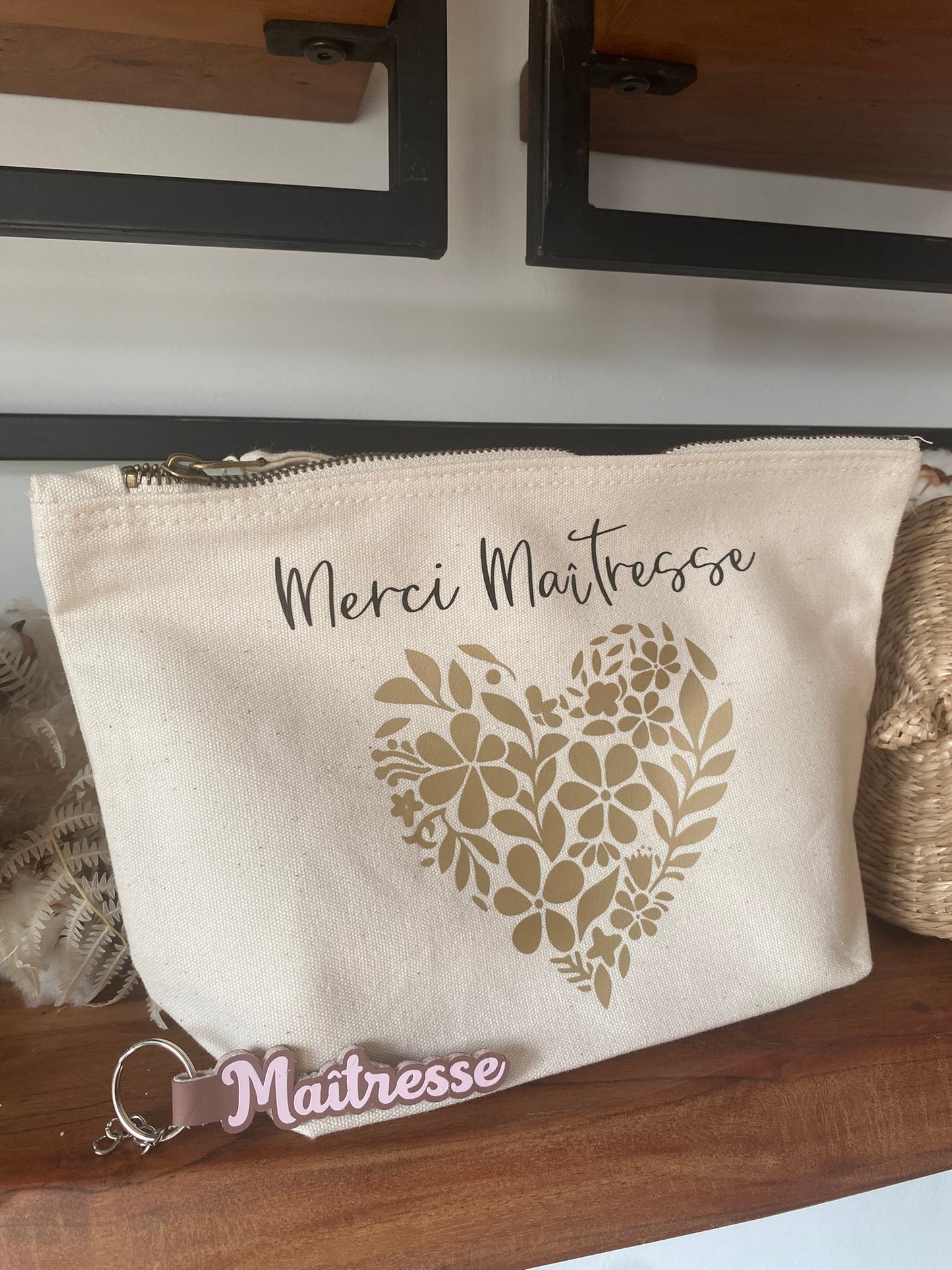 Pochette personnalisable "Merci Maitresse" - Modèle cœur fleuri