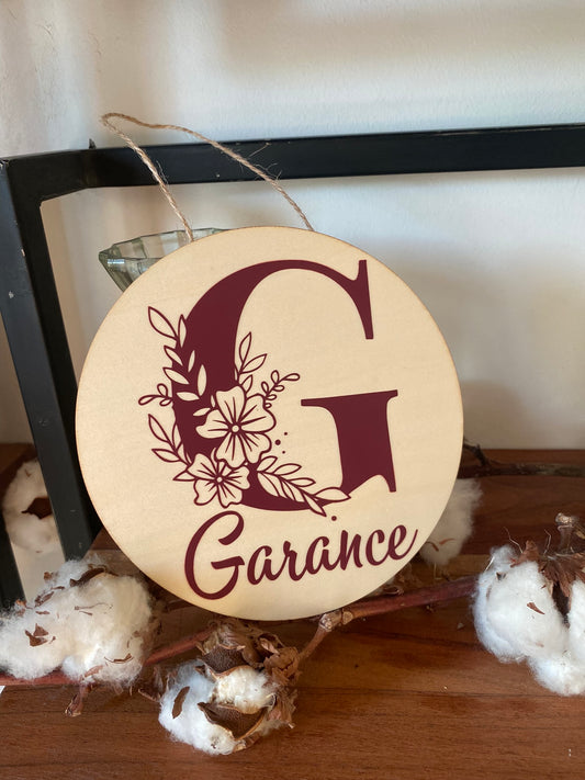 Plaque prénom personnalisée avec initiale - motif floral