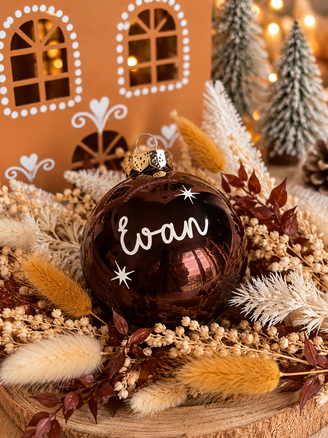Boule de Noël marron personnalisée avec prénom »
